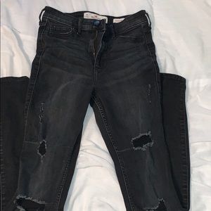 black distressed skinny jeans